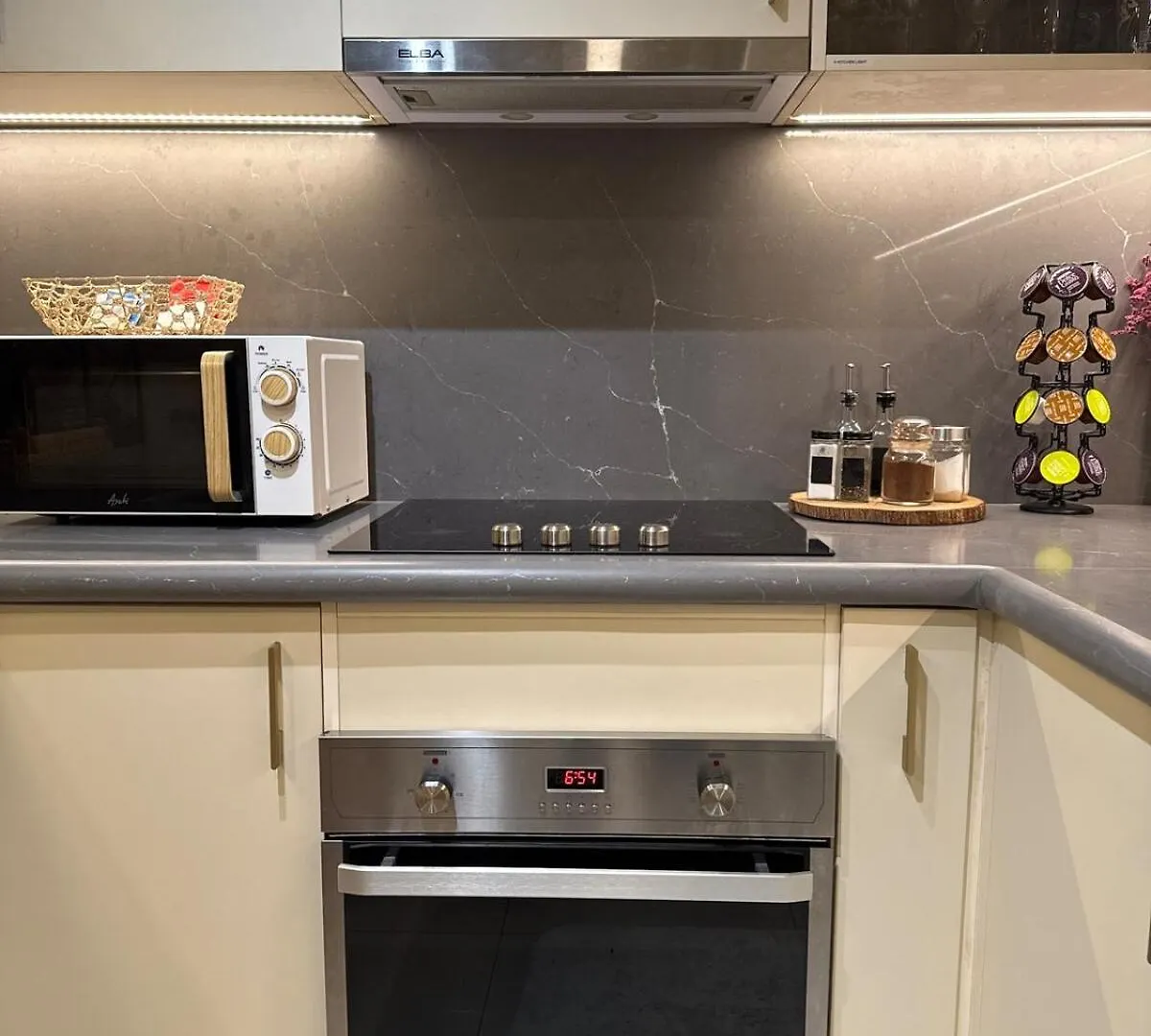 Apartment 3 Bedroom Beautiful And Cozy Loft In Poblacion Makati Manila