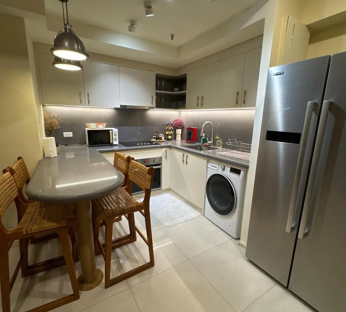 Apartment 3 Bedroom Beautiful And Cozy Loft In Poblacion Makati Manila Philippines